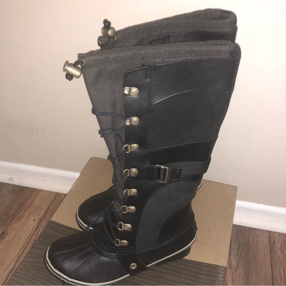 Sorel Conquest Carly Black Leather Winter Boots 8.5